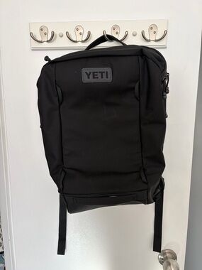 Yeti Black Men's Everyday Backpack - Sleek Carry Pack